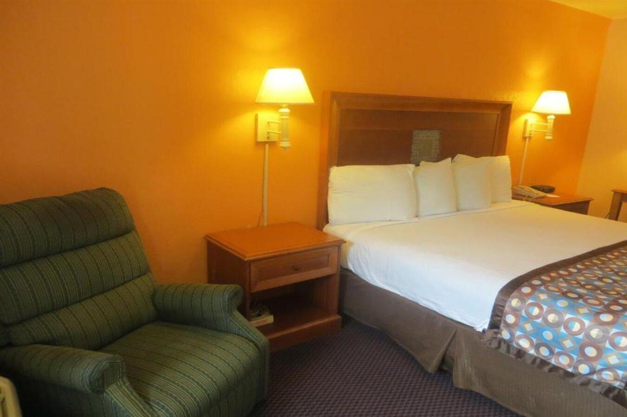Americas Best Value Inn Austin Exterior foto