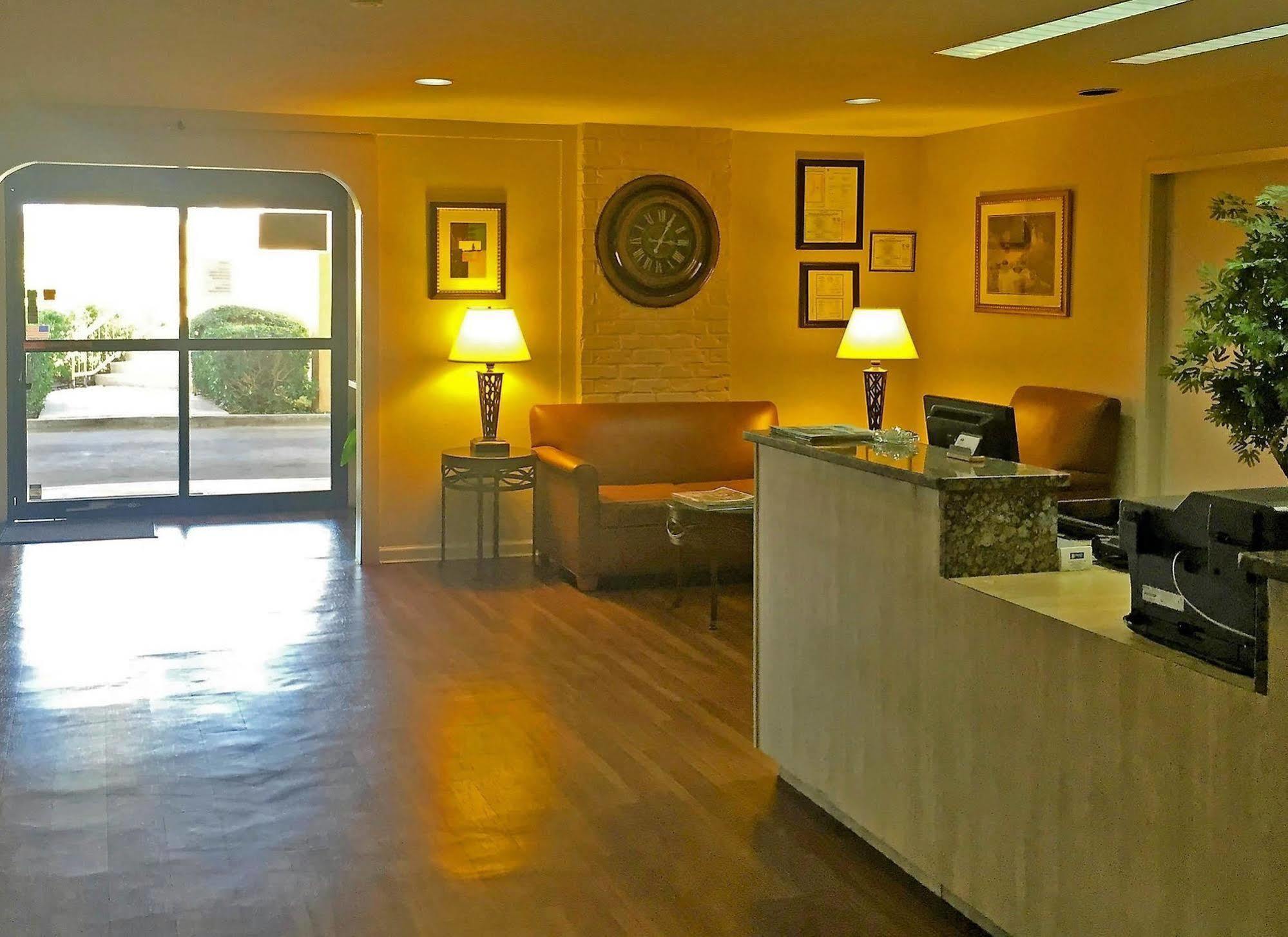 Americas Best Value Inn Austin Exterior foto